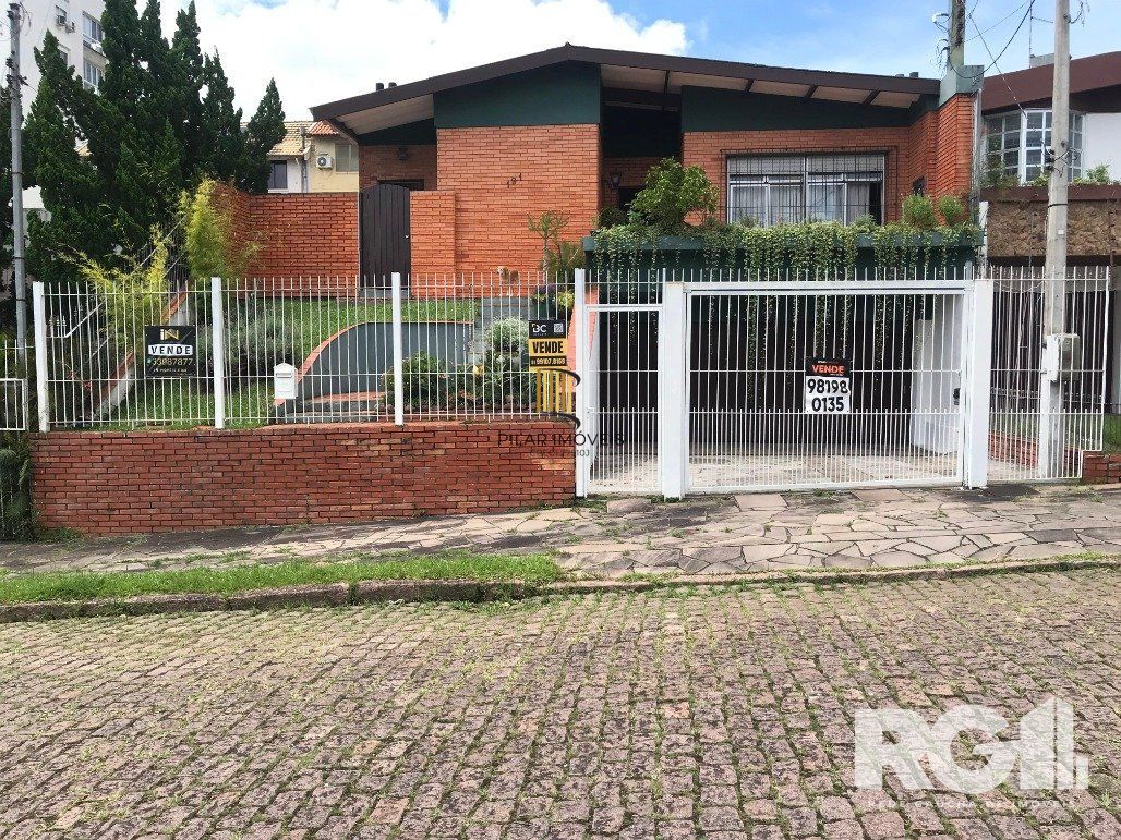 Casa 4 Dormitório(s) Bairro Jardim Sabará