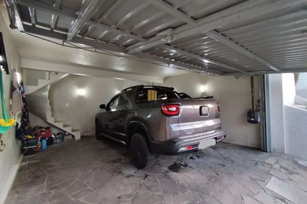 Sobrado com suíte, piscina e espaço gourmet no Jardim Sabará