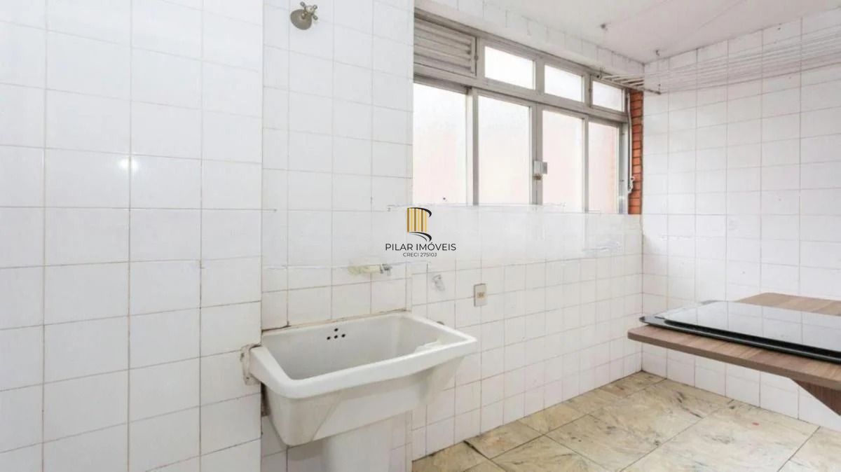 Valor abaixo do mercado  com 3 dormitórios, 1 vaga e elevador,  Floresta