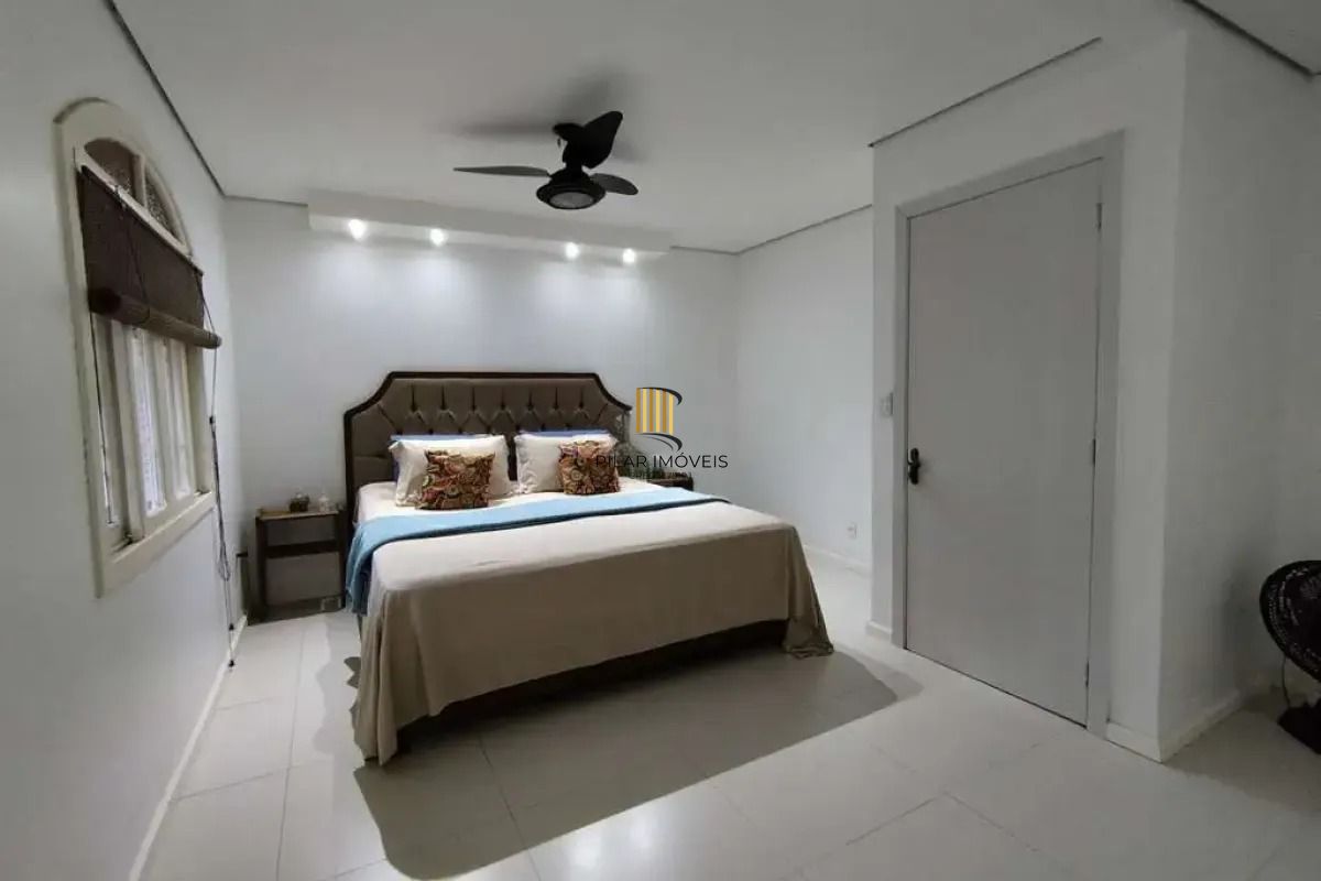 Sobrado com suíte, piscina e espaço gourmet no Jardim Sabará