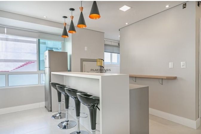 Apartamento 100% decorado com 92m², suíte, churrasqueira e 2 vagas de garagem.
