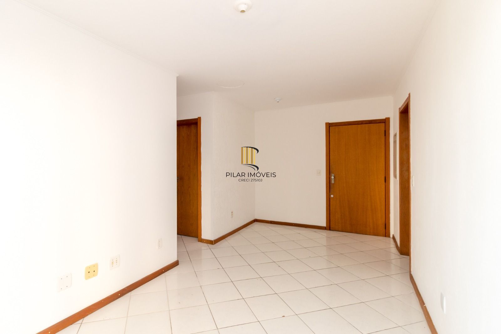 Apartamento 2 dormitórios com sacada e vaga no Jardim Lindoia