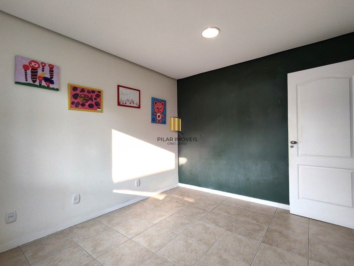 Casa com 4 dormitórios, espaço gourmet e terraço na Zona Norte de Porto Alegre