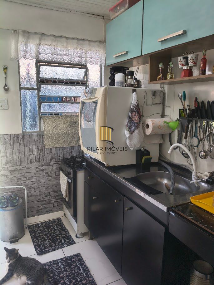 Casa de alvenaria com 3 dormitorios, e churrasquiera.  Jardim Carvalho