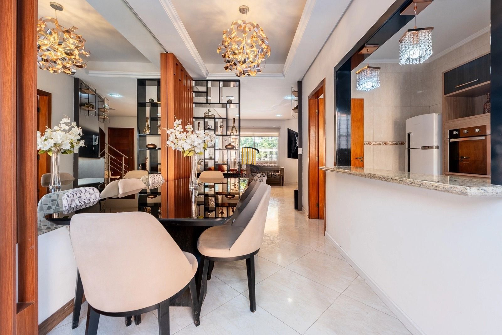 Sobrado moderno com 3 dor, suíte, piscina e espaço gourmet no Jardim Itu