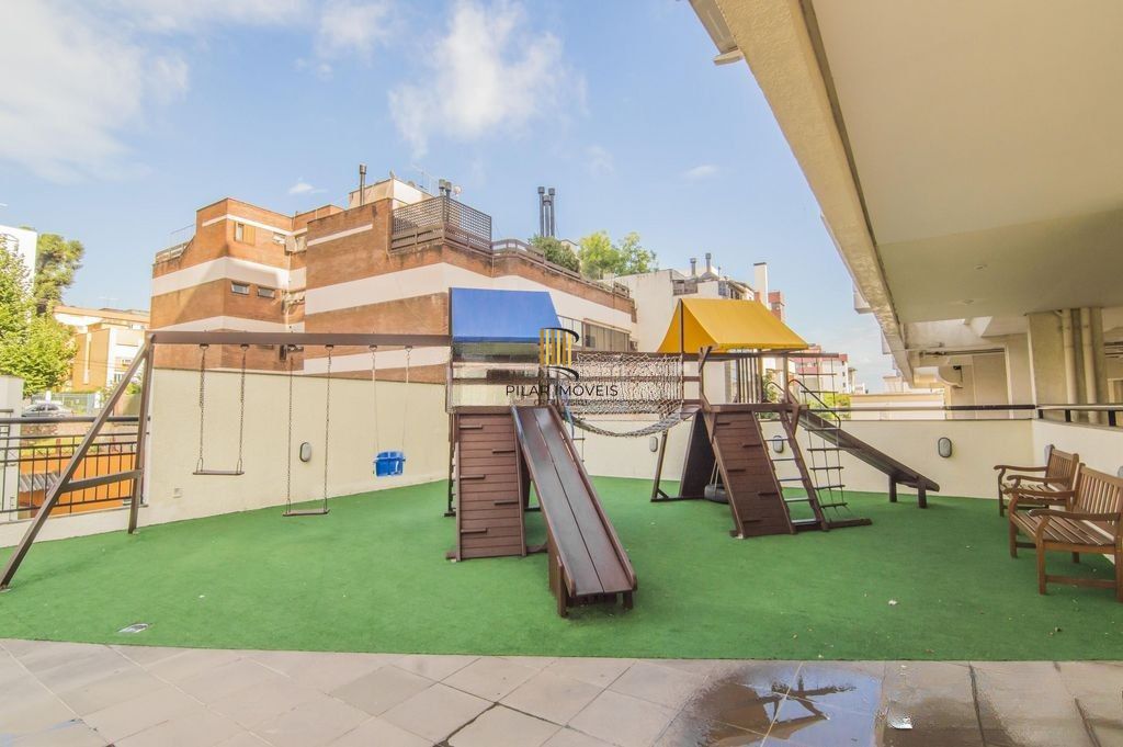 Apartamento reformado 3 dormitórios com vista aberta no Mont Serrat