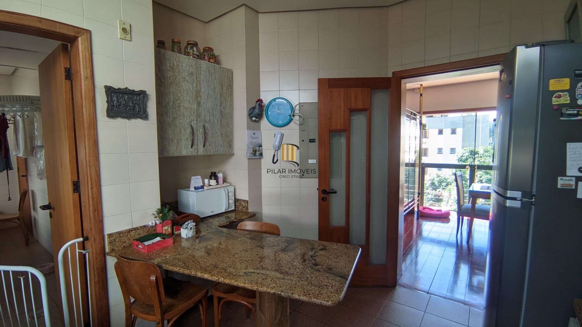 Cobertura com piscina 3 dorm, 2 vagas individuas, no bairro Petrópolis