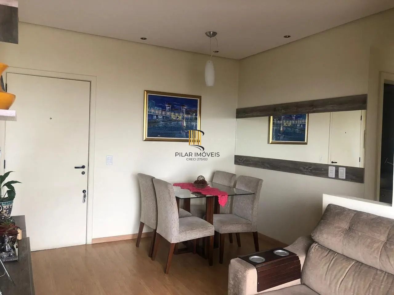 Apartamento com sacada e churrasqueira com 2 quartos e 52m²  privativos no Bairro Sarandi, Porto Alegre.