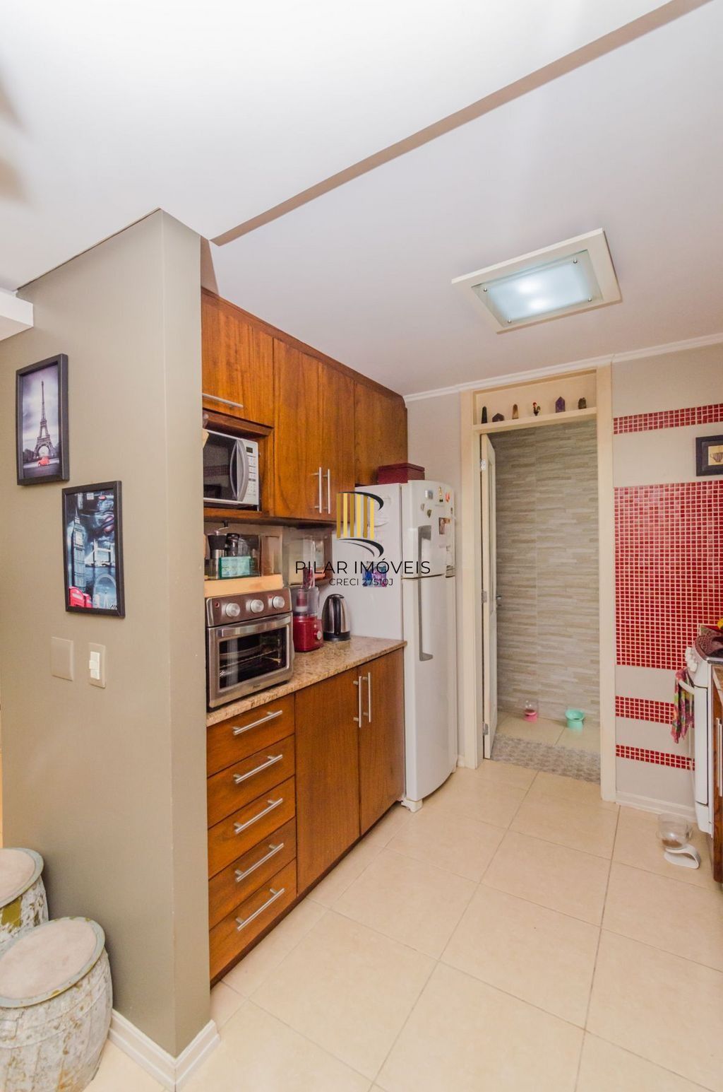 Casa em Condomínio 4 Dormitórios com Suíte no Lindoia - Porto Alegre