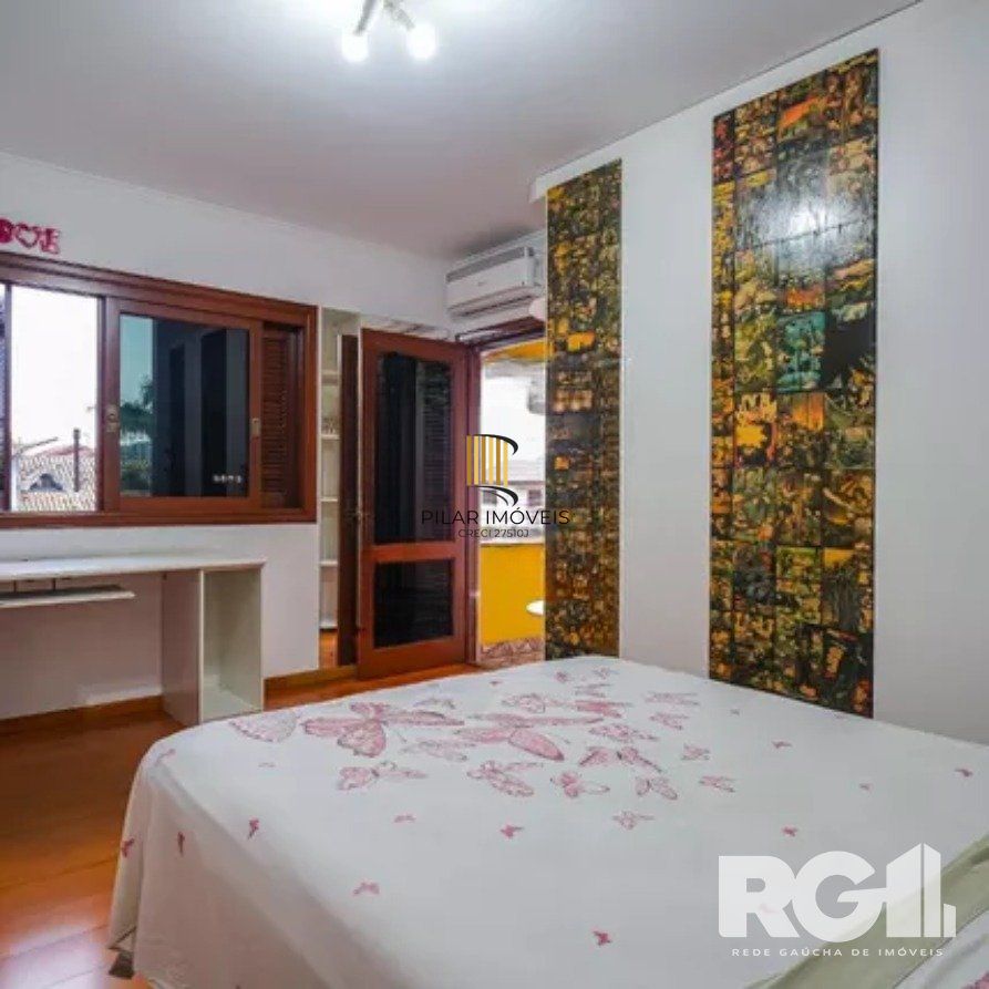 Casa 4 dormitórios no bairro Parque Santa Fé