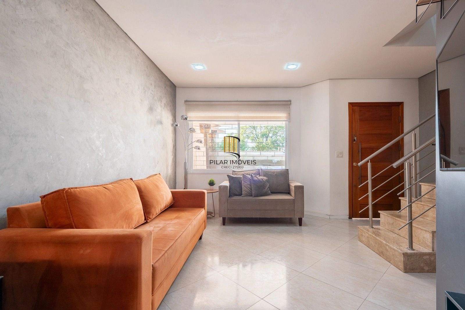 Sobrado moderno com 3 dor, suíte, piscina e espaço gourmet no Jardim Itu