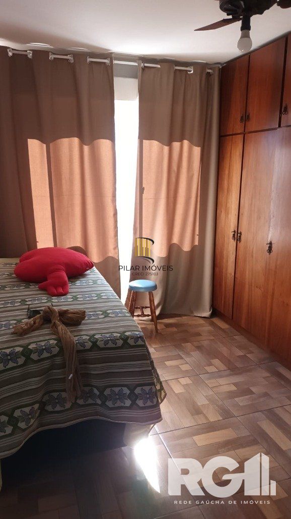 Apartamento com sacada 2 dorm na Avenida Engenheiro Francisco Rodolfo Simch - Sarandi
