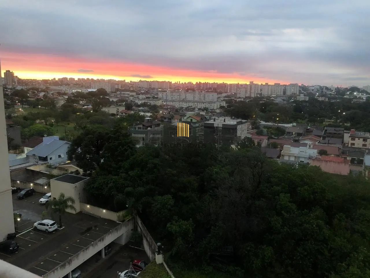 Apartamento com sacada e churrasqueira com 2 quartos e 52m²  privativos no Bairro Sarandi, Porto Alegre. - Pilar Imóveis