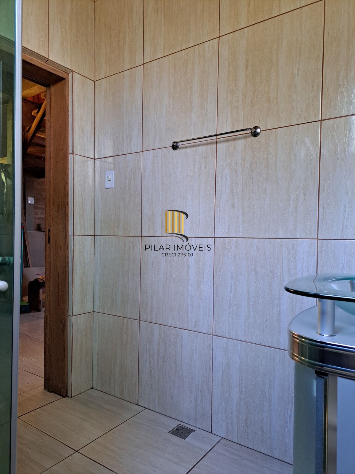 Sobrado 200m² privativos, 4 dormitórios 1 suíte e 2 vagas cobertas - Gravataí