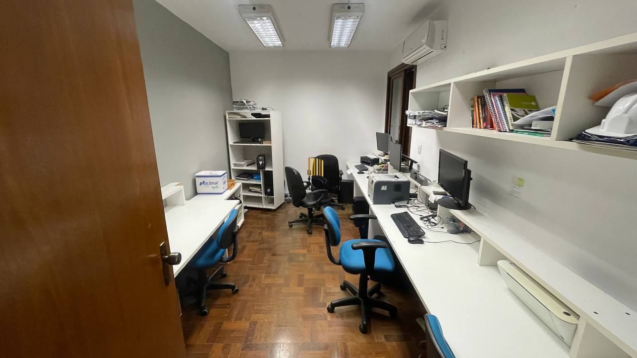 Casa 4 dormitórios no bairro Jardim Itu