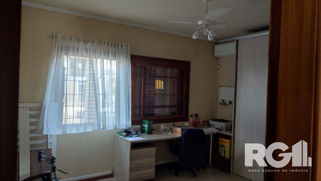 Casa com 3 dormitórios na Rua, Paulo Madureira Coelho, proximo ao novo Cesto, Morro Santana
