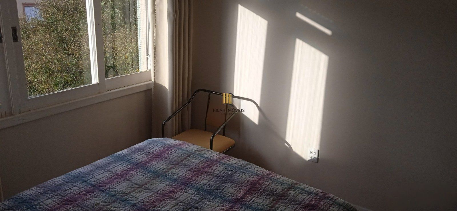 Apartamento com 3 dormitórios, living 2 ambientes, banheiro social, total de 109,57m² privativos, cozinha e área de serviço separadas.