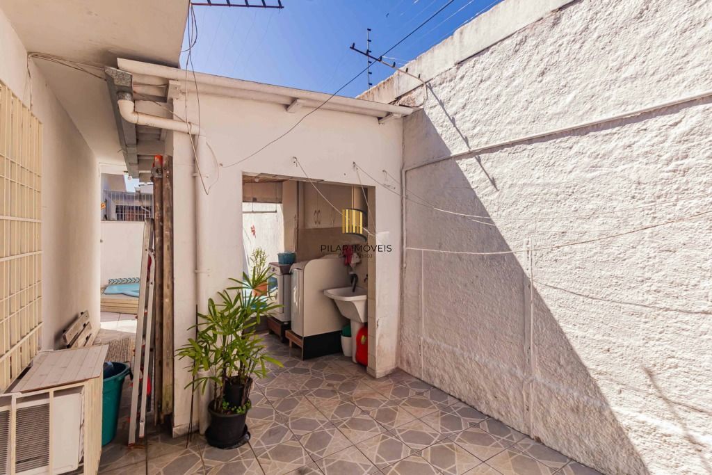 Casa 3 dormitórios, 2 suítes, piscina