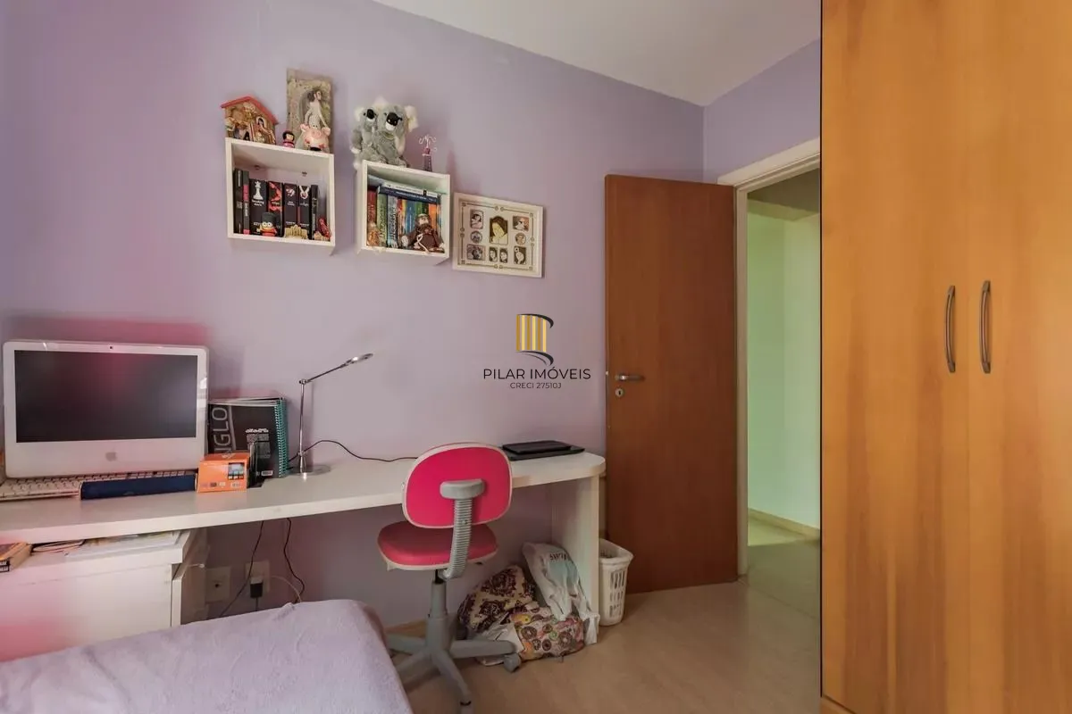 Casa em condomínio com 3 dormitórios, suíte e 2 vagas