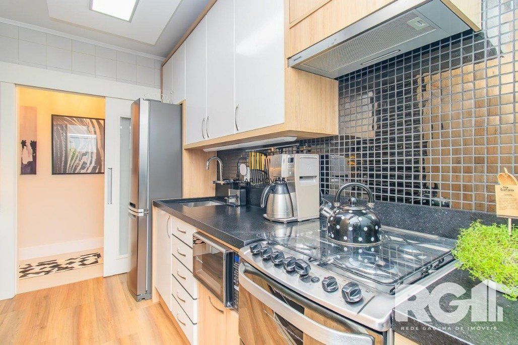 Apartamento 100% Mobiliado,  com 2 Quartos, vaga de garagem e elevador - Passo da Areia