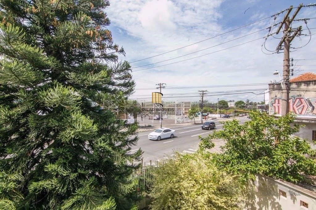 Casa de esquina com 6 dormitórios, 430m², piscina, 4 vagas