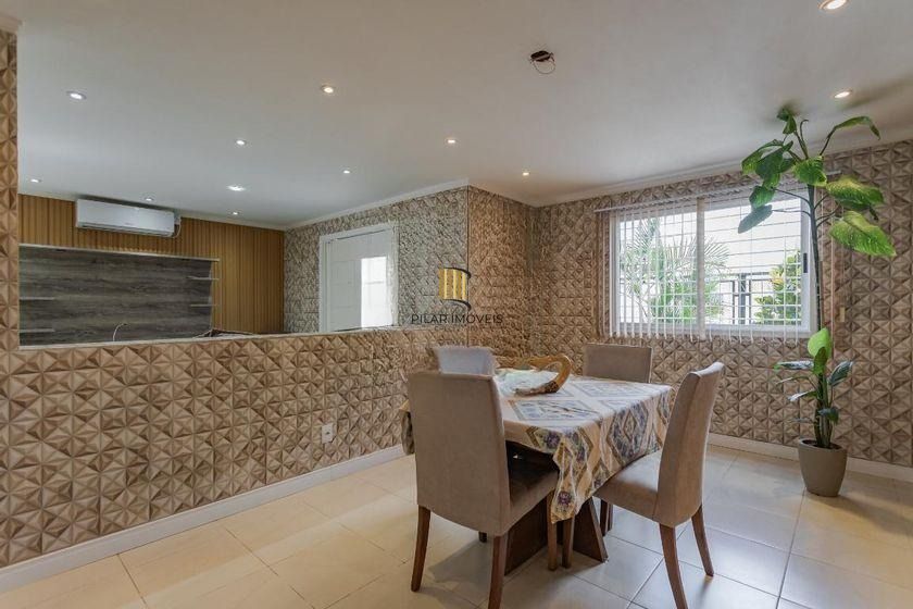 Casa térrea com 3 dormitórios, espaço gourmet e 3 vagas.