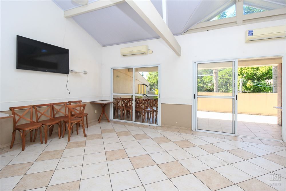 Casa em condomínio com 3 dormitórios e pátio – São Sebastião