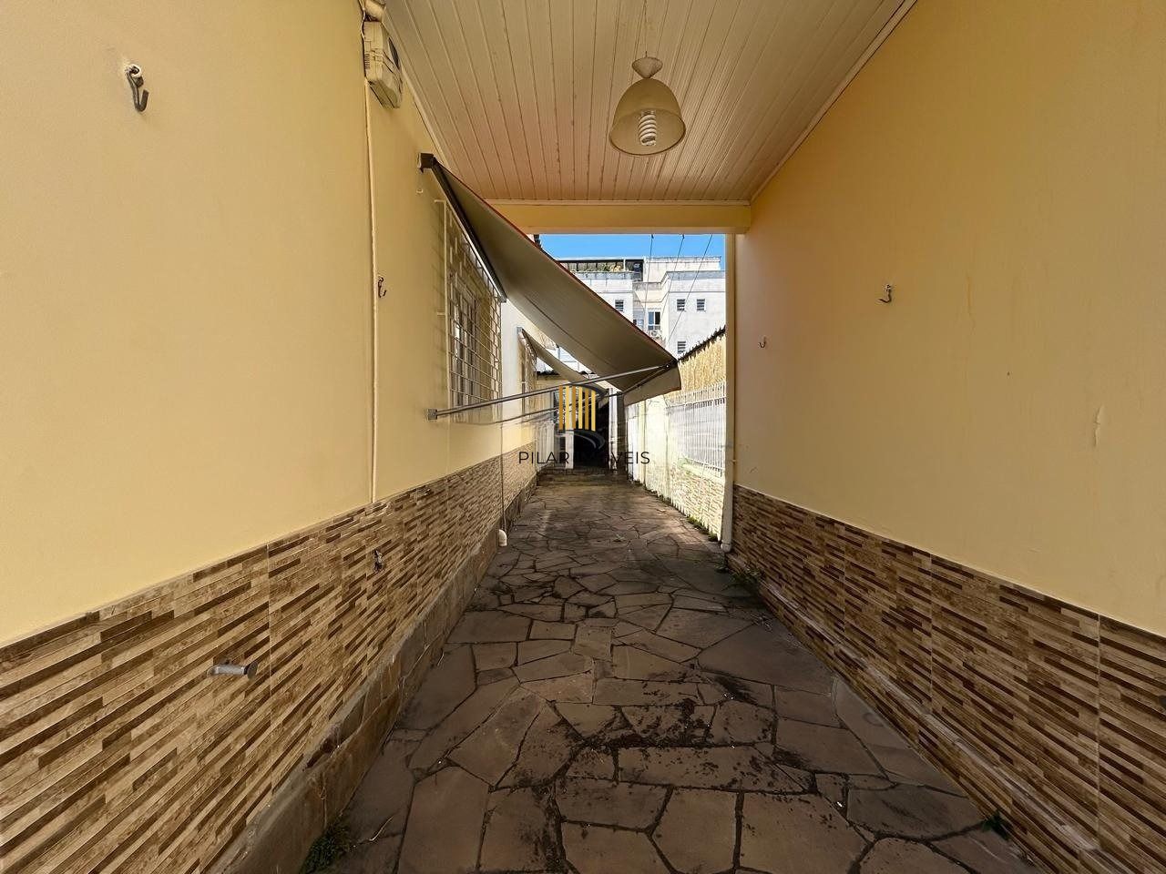 Casa 3 dormitórios com suíte e pátio no Jardim Planalto