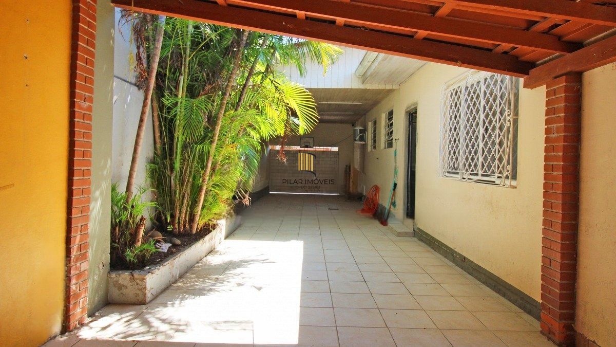 Casa com 4 dormitórios