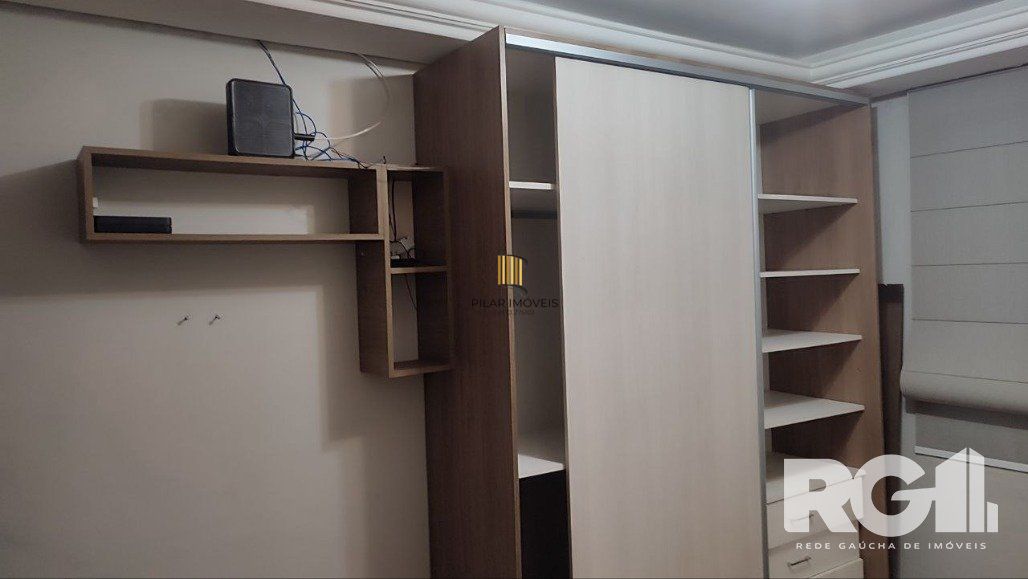 Apartamento a venda com 3 dormitórios, com sacada, de frente. Rua 24 de Outubro Auxiliadora.