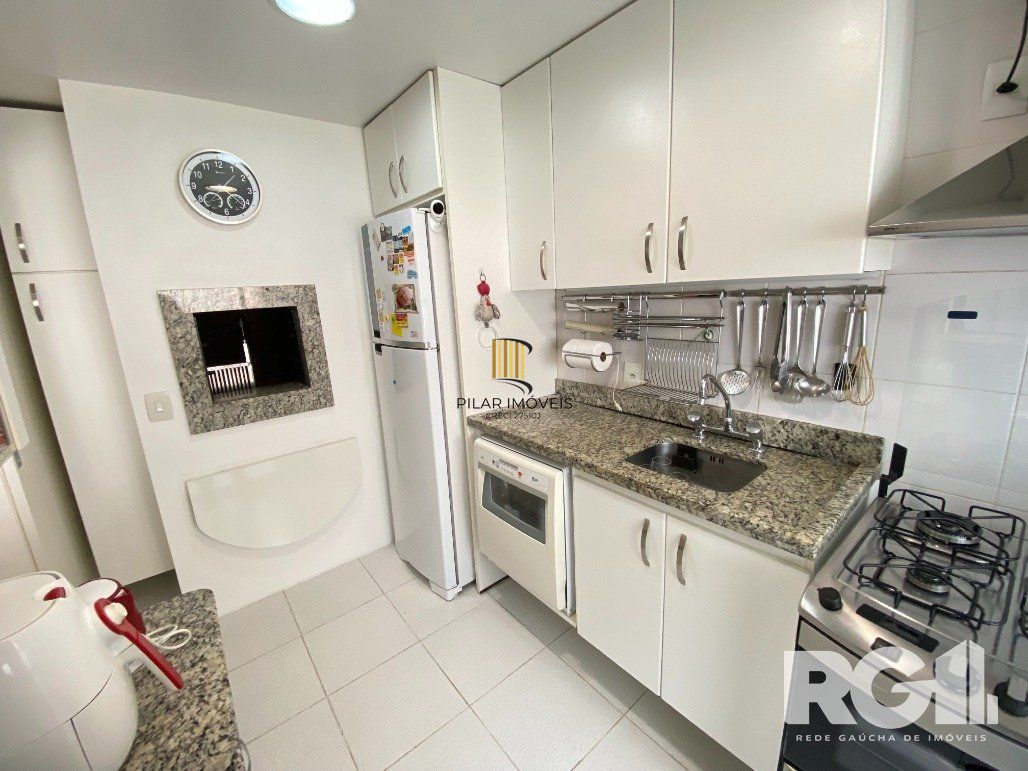 Apartamento de 2 dormitórios com suíte, churrasqueira, 2 vagas, condomínio com infraestrutura completa.
