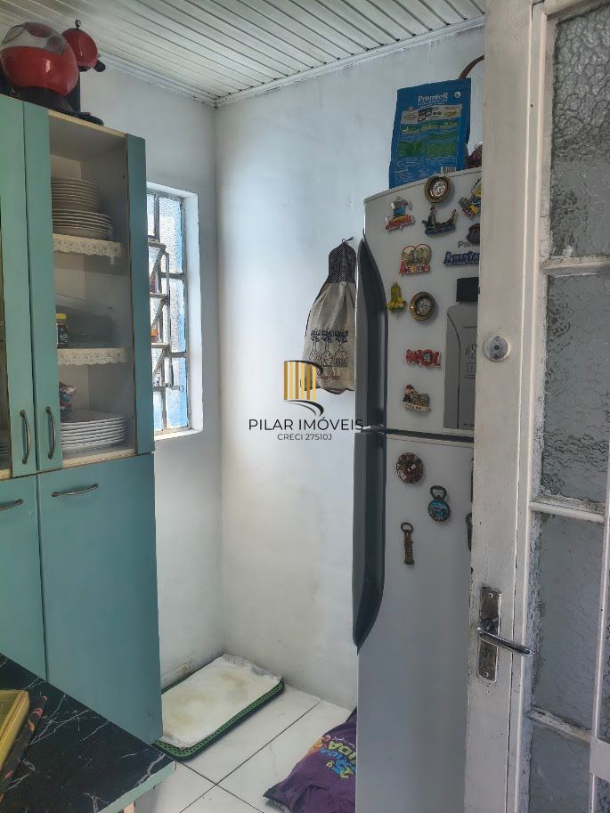 Casa de alvenaria com 3 dormitorios, e churrasquiera.  Jardim Carvalho