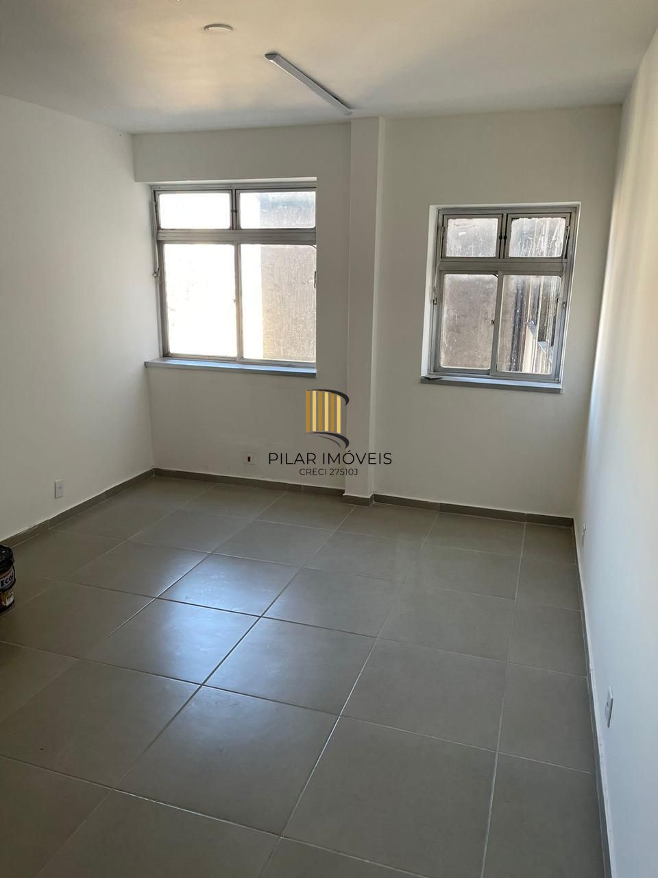 Sala Comercial 1 dormitório no bairro Centro Histórico