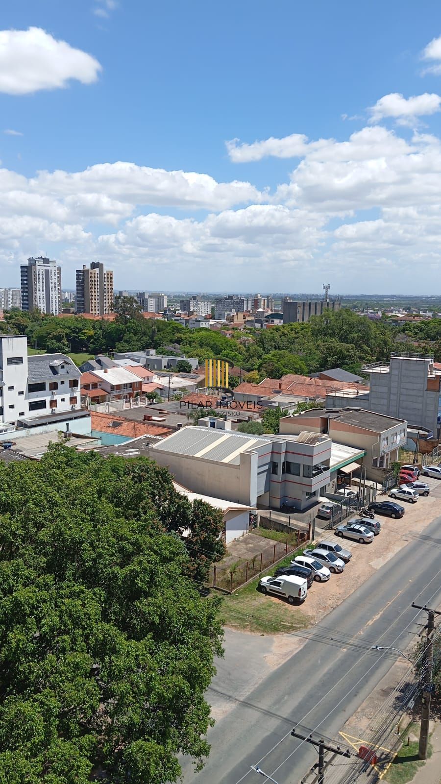 Lindo apartamento 2 dorm, 1 vaga semi mobiliado, vista livre na Ary Tarrago