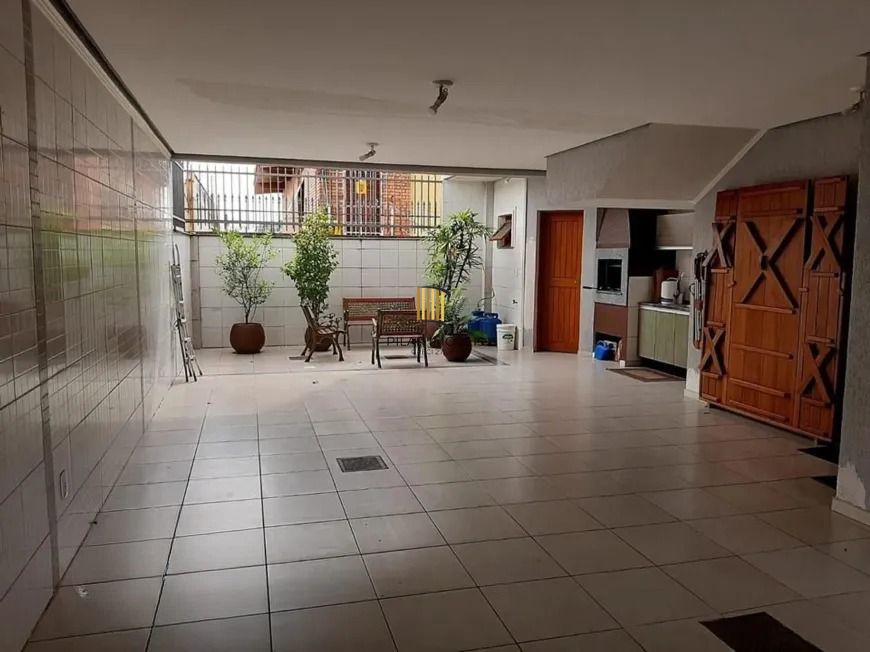 Sobrado com 3 dormitórios, terraço e espaço gourmet no São Sebastião – POA