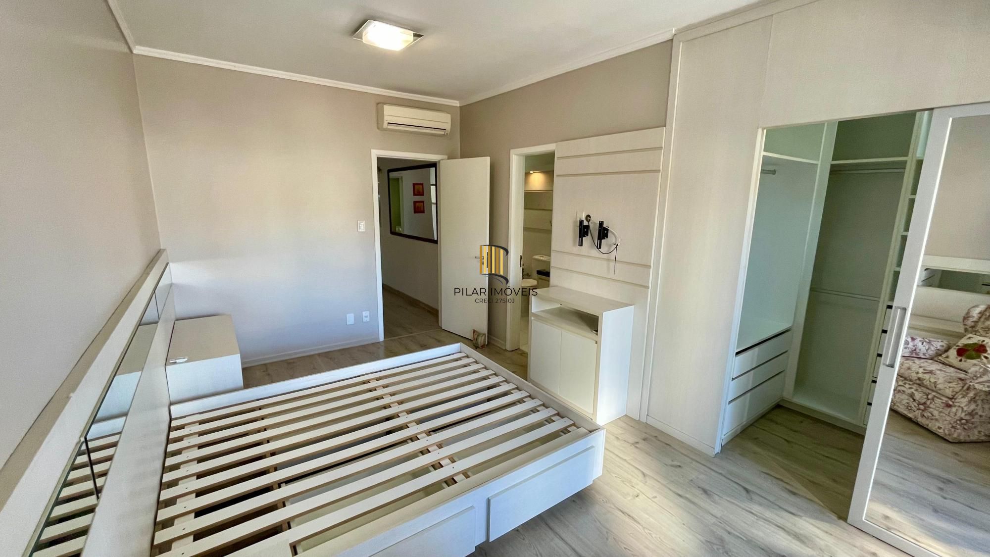 Casa com piscina, 3 suítes, desocupada, Rua Leite de Castro- Jardim Itu Sabará