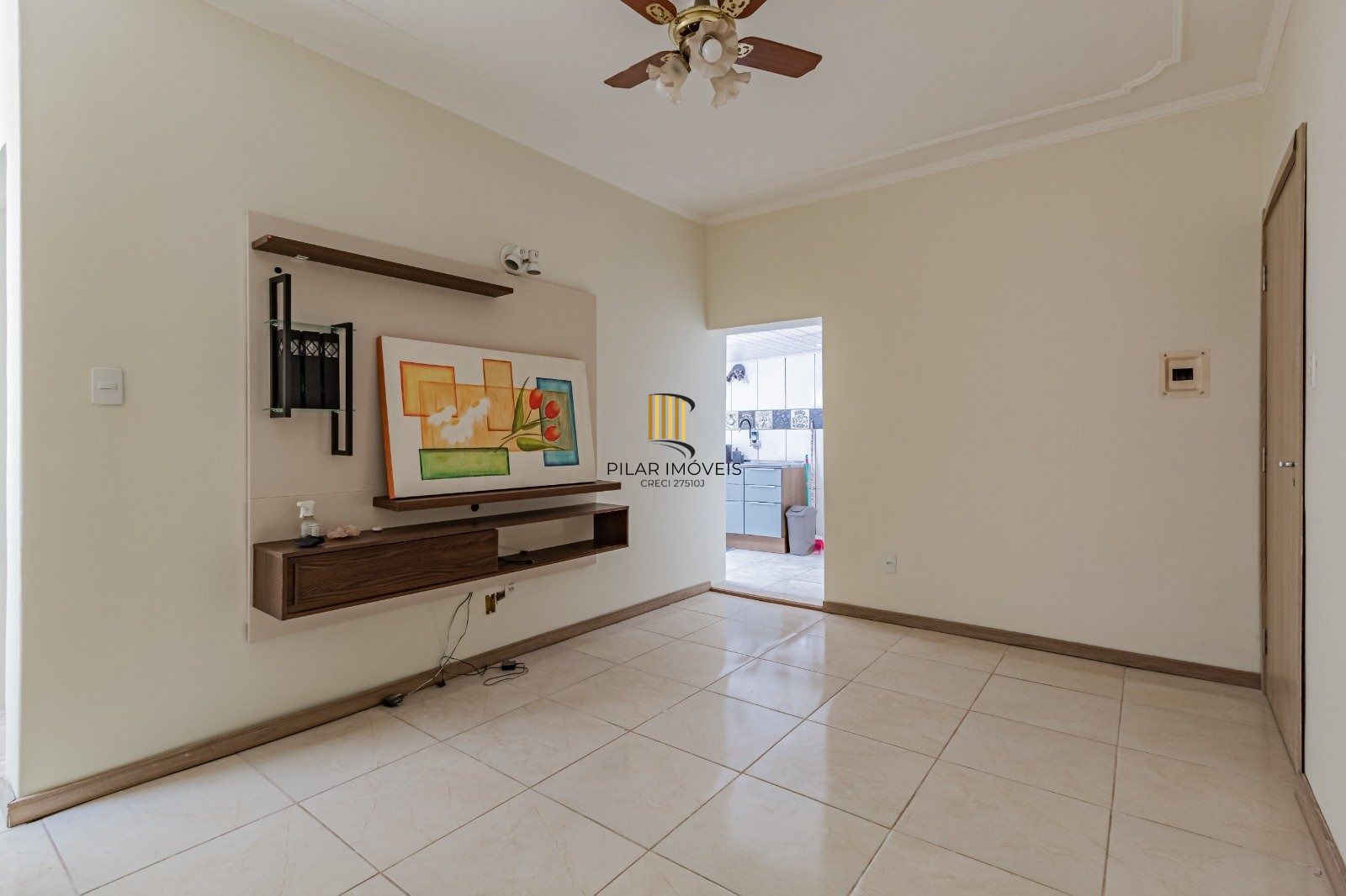 Térreo com pátio Semimobiliado, 2 Dormitórios, Próximo ao Praia de Belas