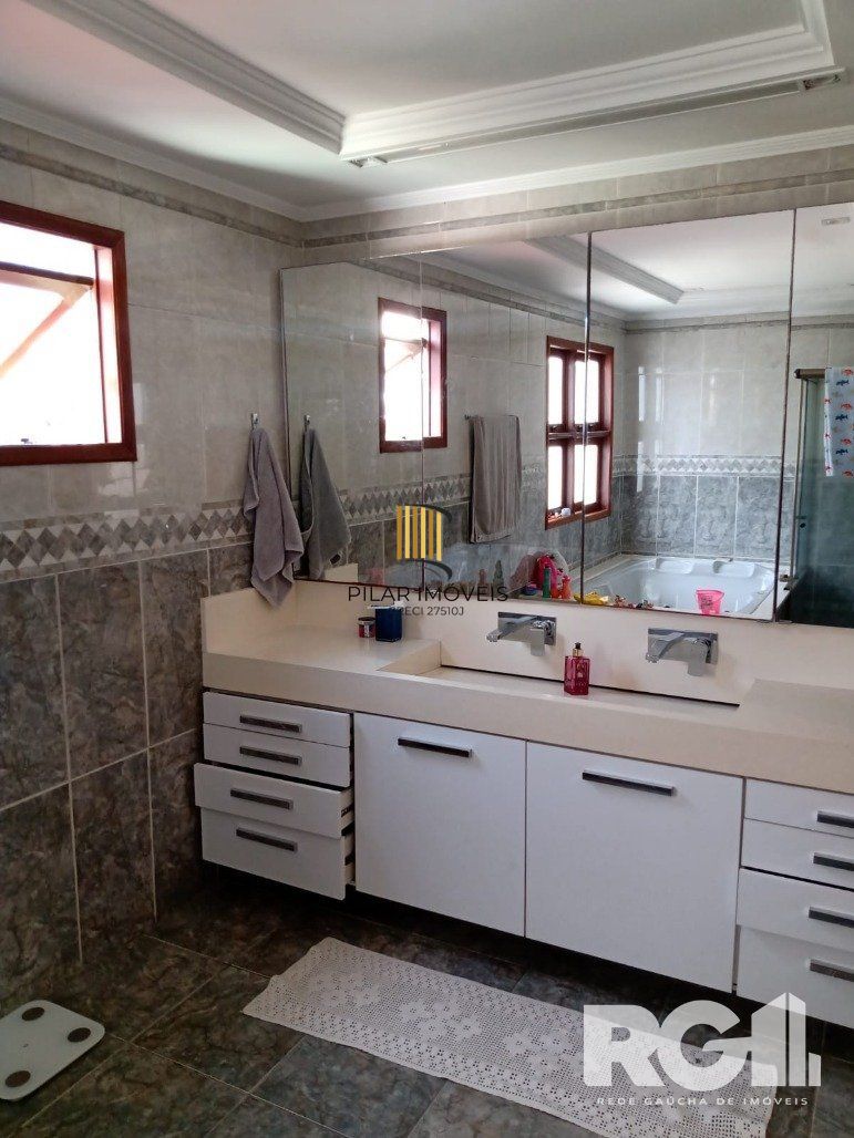 Casa 4 dormitórios no bairro Jardim Itu