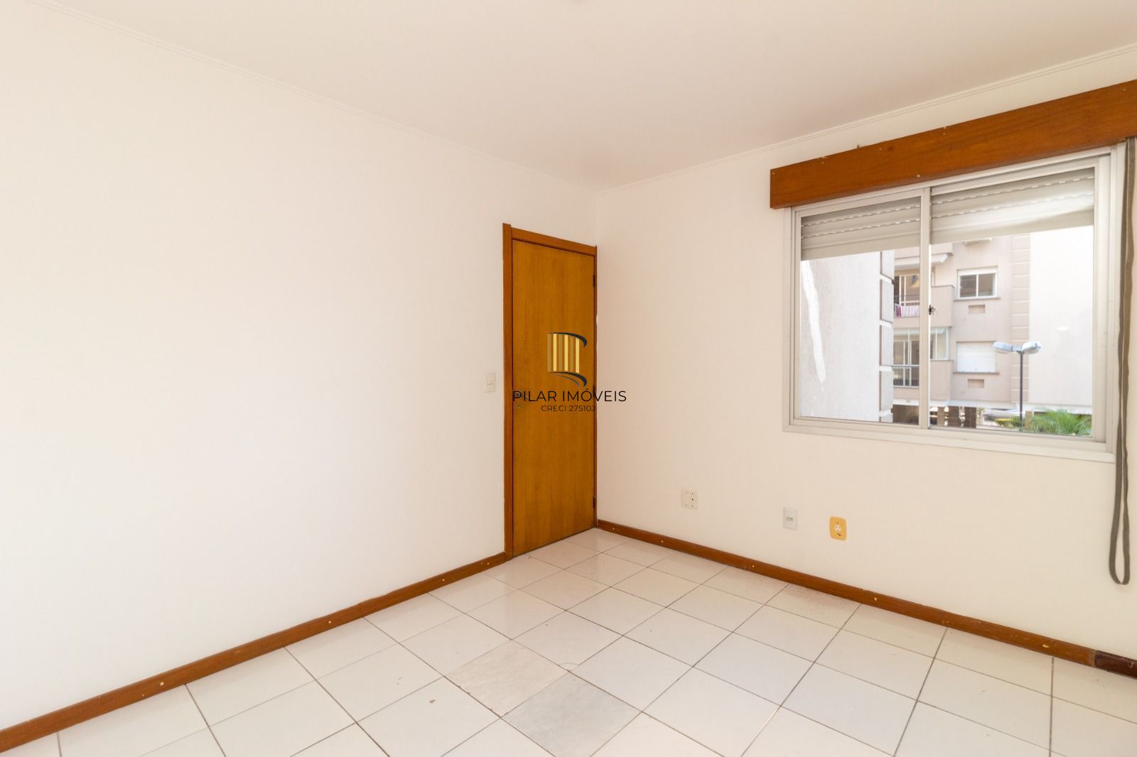 Apartamento 2 dormitórios com sacada e vaga no Jardim Lindoia