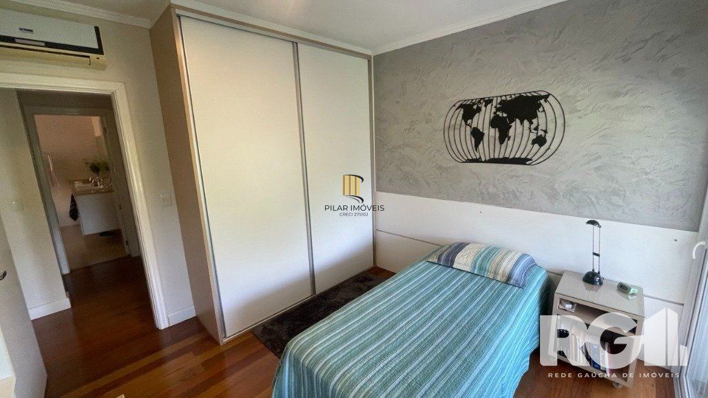 Casa 4 dormitórios no bairro Vila Ipiranga