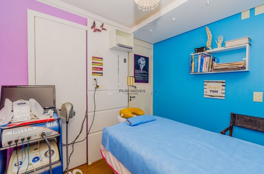 Casa em Condomínio 4 Dormitórios com Suíte no Lindoia - Porto Alegre