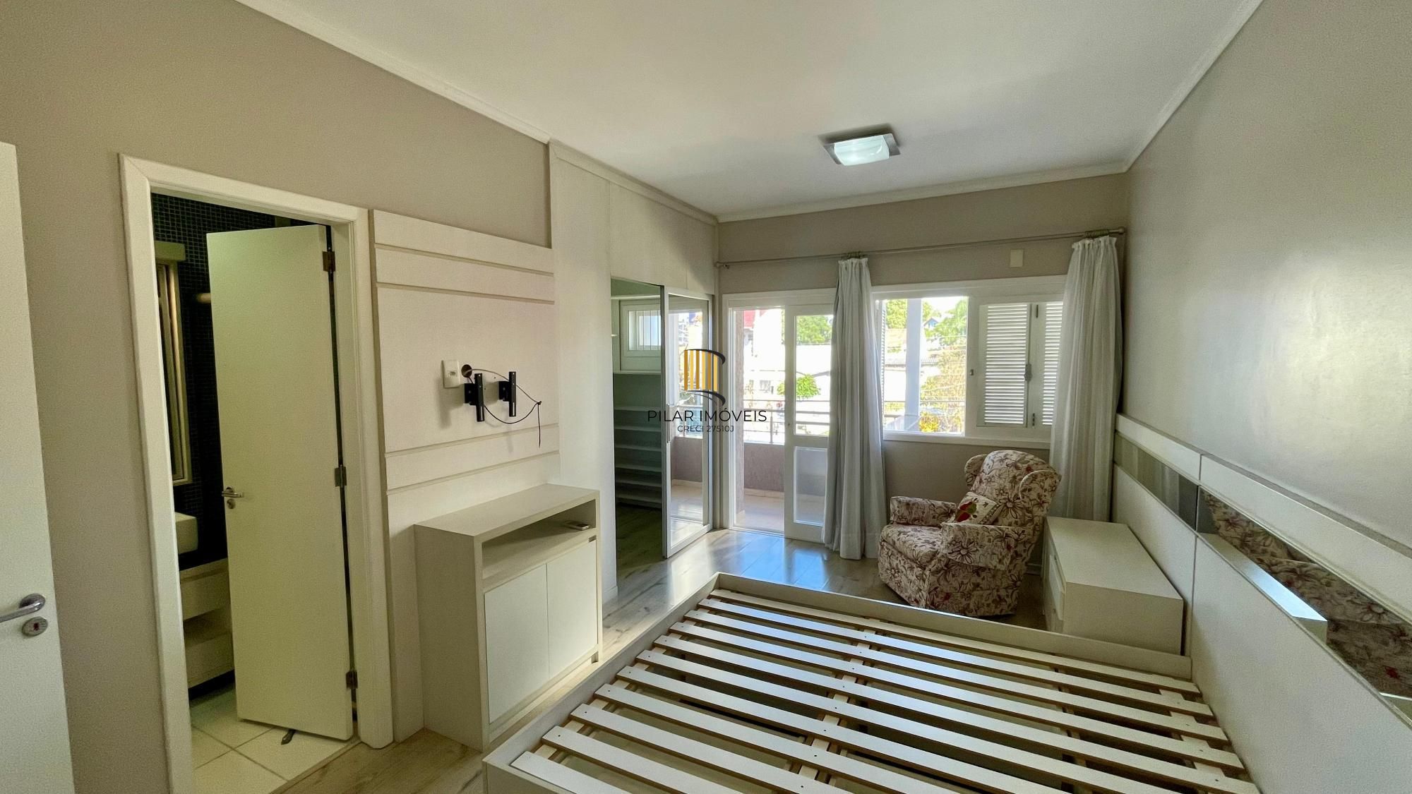 Casa com piscina, 3 suítes, desocupada, Rua Leite de Castro- Jardim Itu Sabará