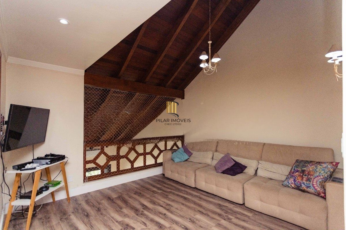 Casa semi-mobiliada com 3 suítes e amplo salão de festas no Cristo Redentor