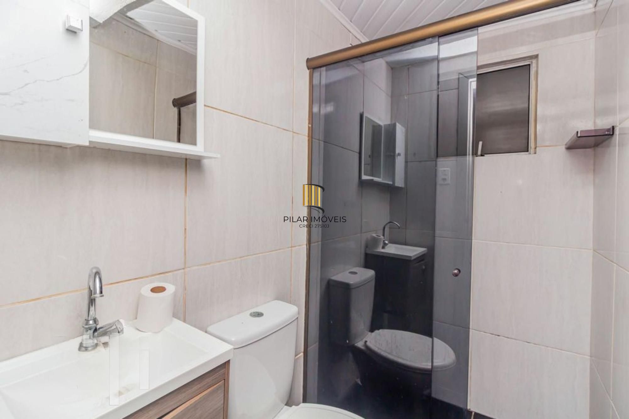 Casa 2 dormitórios no bairro Farrapos