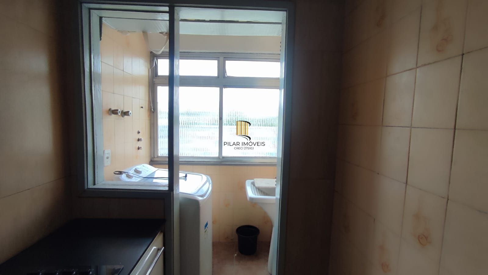 Apartamento 2 dorm com sacada, Mobiliado 1 vaga coberta Porto Alegre