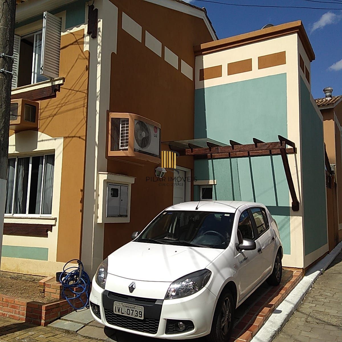 Casa em condomínio 3 dorm na Ary Tarrago