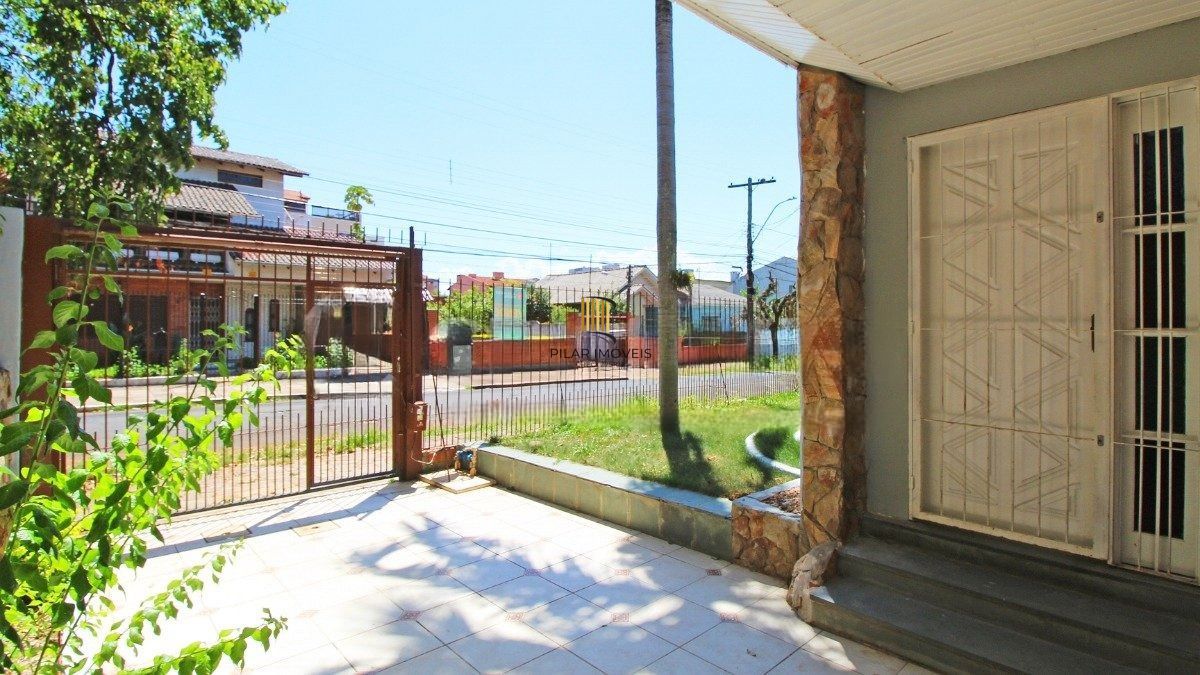 Casa com 4 dormitórios