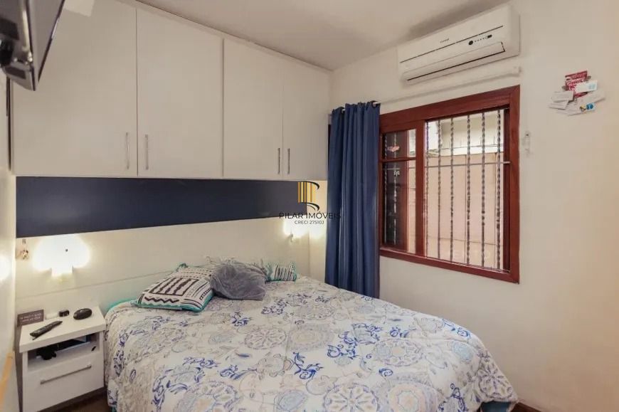 Casa térrea  com 200m² privativos, 3 quartos, Rua Sylvio Sanson - Sarandi