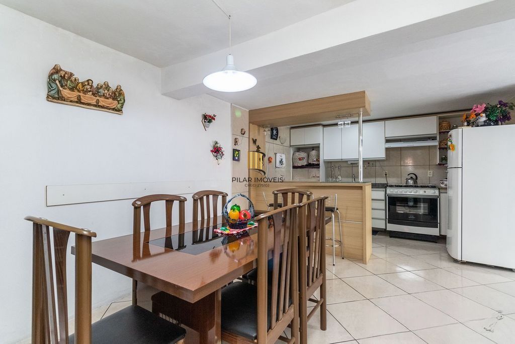 Casa com 3 dormitórios e suíte no Jardim Botânico, POA