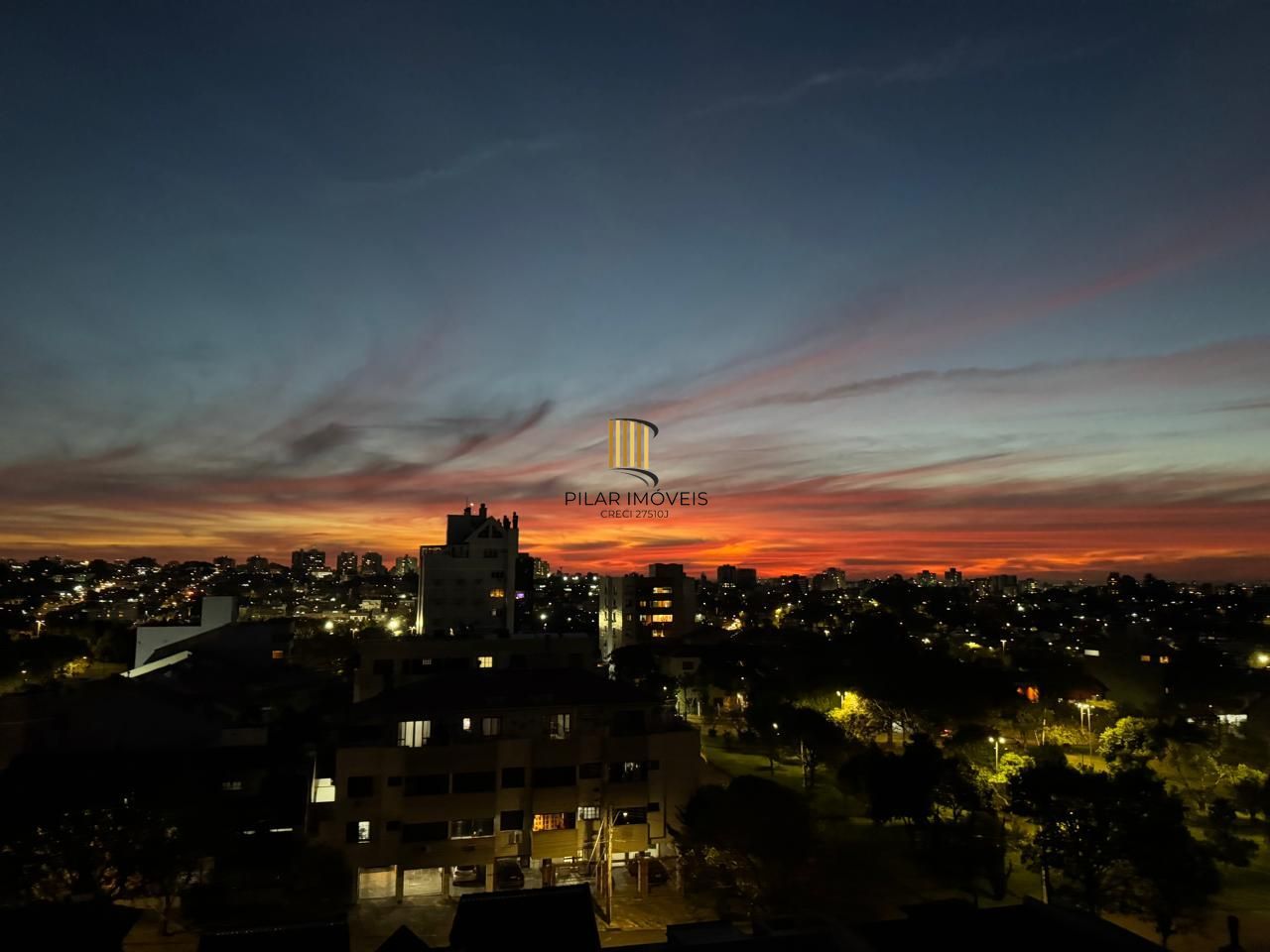 Semi-mobiliado, 3 dormitórios, 2 vagas lado a lado - Jardim Planalto